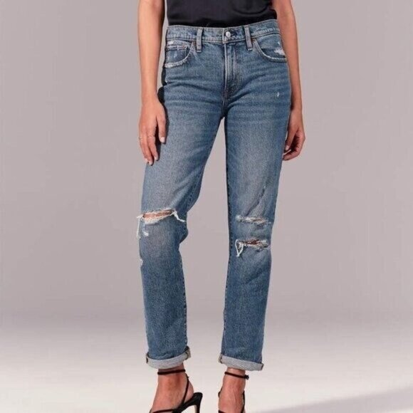 Abercrombie & Fitch Size 4S Short Mid Rise Boyfriend Jean Medium Wash Ripped - Picture 1 of 2